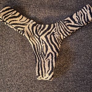 Montce uno bottom. Small. Zebra print